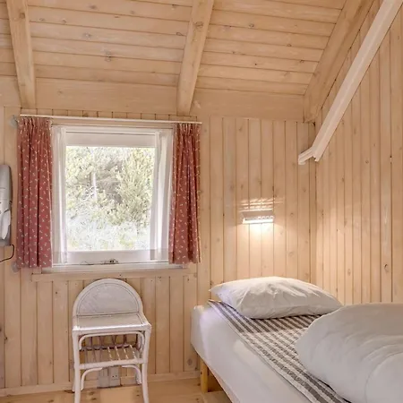 Gunnie - 1-1km From The Sea By Interhome Feriehus