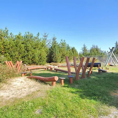 Gunnie - 1-1km From The Sea By Interhome *